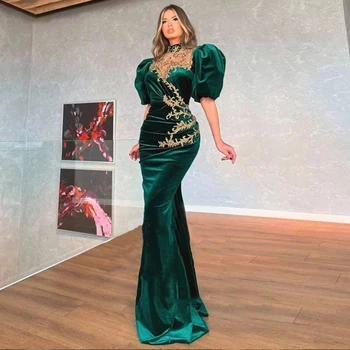 Arabic večernja haljina s visokim cutaway Aplicirano Zlatne nabora Kratkih rukava Čipkan haljina Sirena za prom Baršun college 2021 Nova moda