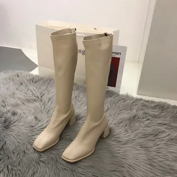 Dizajn Kvadratnom čarapa Nabijen Ženske cipele 2021 Jesen Zima Moto gležanj Snijeg Toplo Gothic do koljena Modni Gladijatorske Ботас Dama