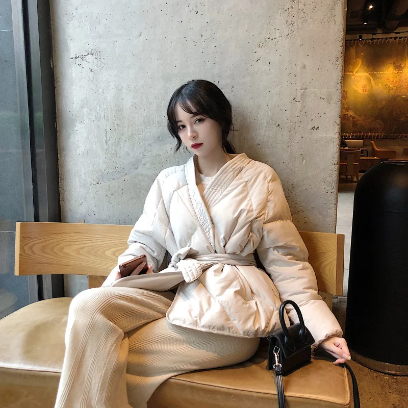 Topla 2020 Ženska zimska monotono jakna s pojasom Ženska visokokvalitetna pokrivač odjeća s V-izrez i pamučnom postavom Elegantna ženska jakna Plus size Slika  2