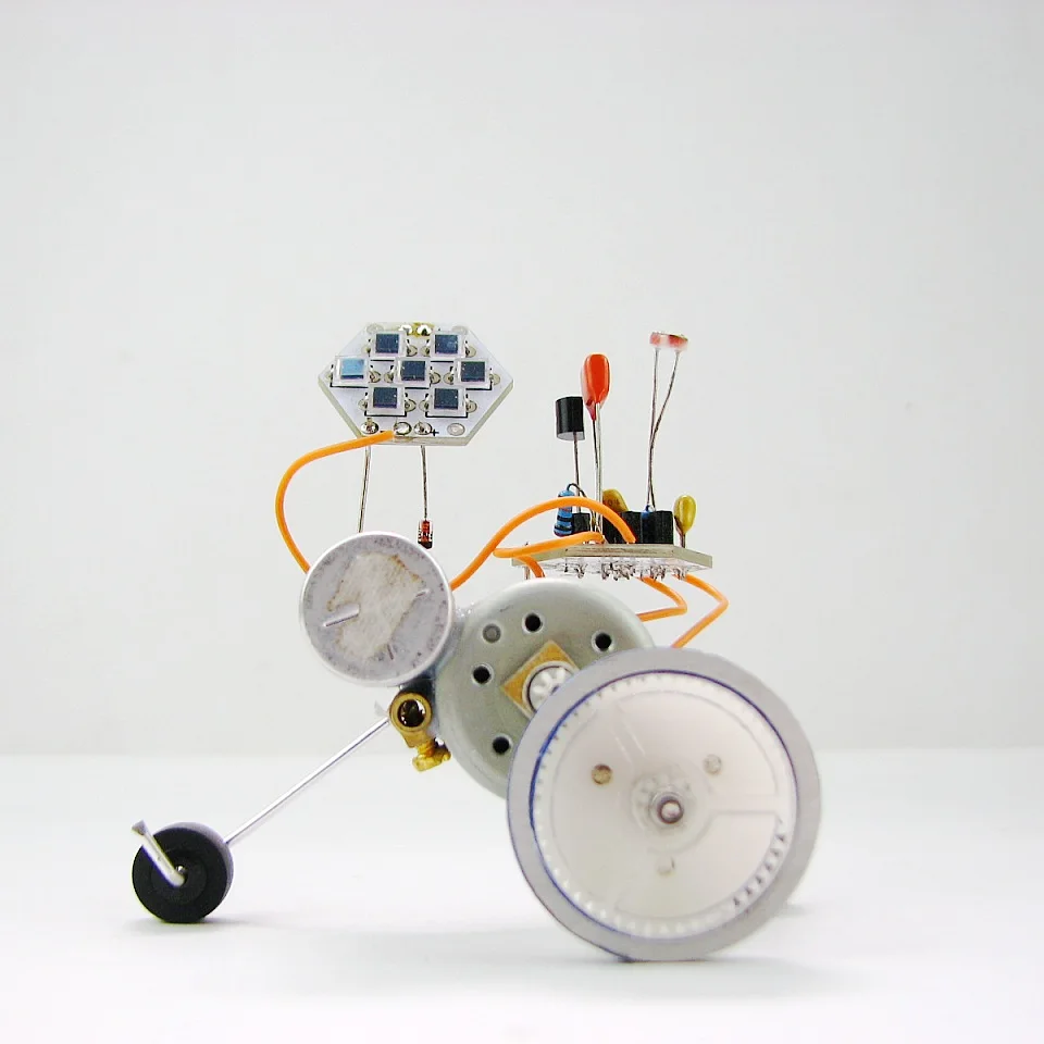 Robot DIY KIT Solarbotic sunbeam robot solarna igračka set za lemljenje igračaka Slika  2
