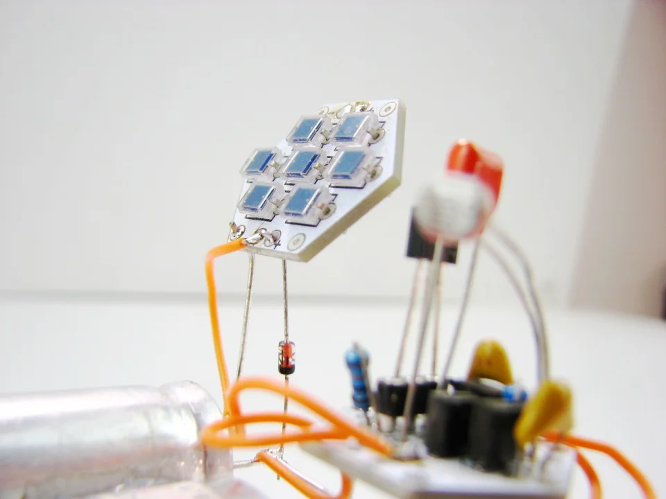 Robot DIY KIT Solarbotic sunbeam robot solarna igračka set za lemljenje igračaka Slika  3
