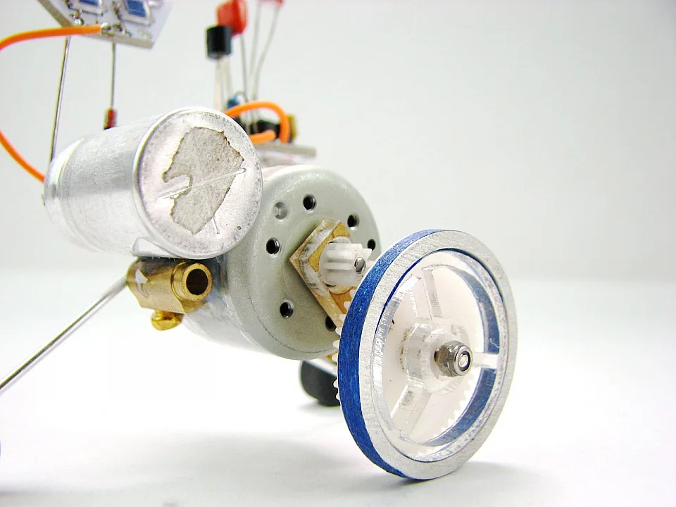 Robot DIY KIT Solarbotic sunbeam robot solarna igračka set za lemljenje igračaka Slika  4