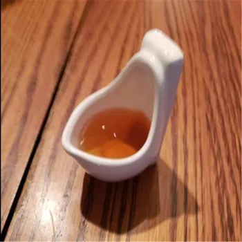 Zabavna novost čašu za urin set od 2 komada keramičkih šalica 40 ml u čaši za vino zabavna banke za začina Novost Wc stakleno Keramička krigla Kuhinjski pribor