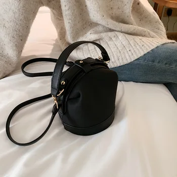 Jesensko-zimska ženska torba u stilu francuskog manjina 2021 novi modni univerzalna torba preko ramena moderan torba mala slatka torba