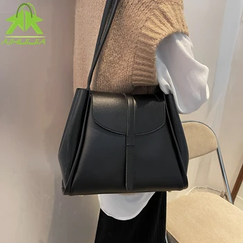 Klasicni Monotono torba na rame Ženska Kvalitetna torba od umjetne Kože 2021 Nova Luksuzna Design Putnu torbu visok kapacitet za žene