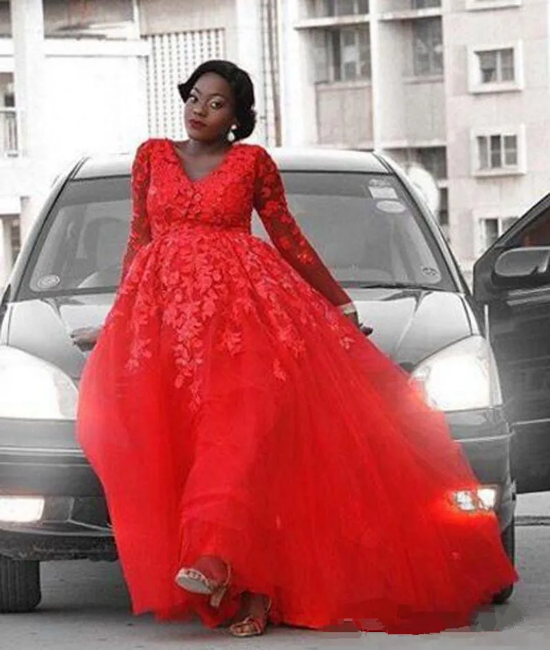 2020 Crvene vjenčanice trapeznog oblika s 3D cvjetnog čipke aplikacija dužine do poda od tila sa dugim rukavima u afričkom stilu Plus Size haljina Slika  1