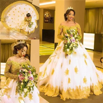 2020 Afrički Plus Size vjenčanicu s vlakom s otvorenim ramenima Zlatne aplicirano Čipkan loptu haljina dugih rukava Vjenčanica