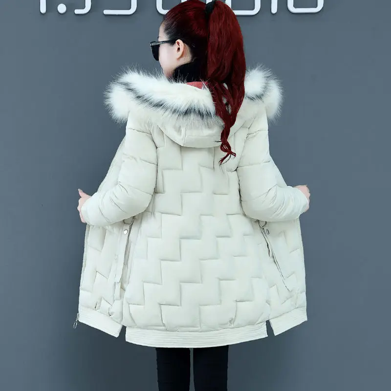 2021 nova jesensko-zimska nova dolje jaknu sa velikim меховым ovratnik za žene srednje dužine, korejski gusta topla хлопковая jakna na obloge Slika  2