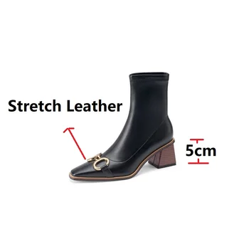 Modni elastične kožne cipele od mikrovlakana Ženske dizajnerske marke booties s metalnim lancem Ženske cipele na masivnim drvenim petama Crna bež Novi