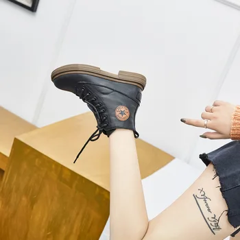 Novi britanski cipele Martin Ženske trendy cipele čipka-up u korejskom stilu Univerzalni Svakodnevni kožne cipele za žene s okruglim vrhom na щиколотке
