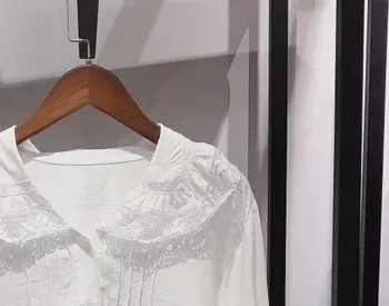 Ženska bijele cvjetne čipke košulja s rukavima-latice s ovratnikom Petar Pan, slobodna однобортная плиссированная slatka ženska bluza